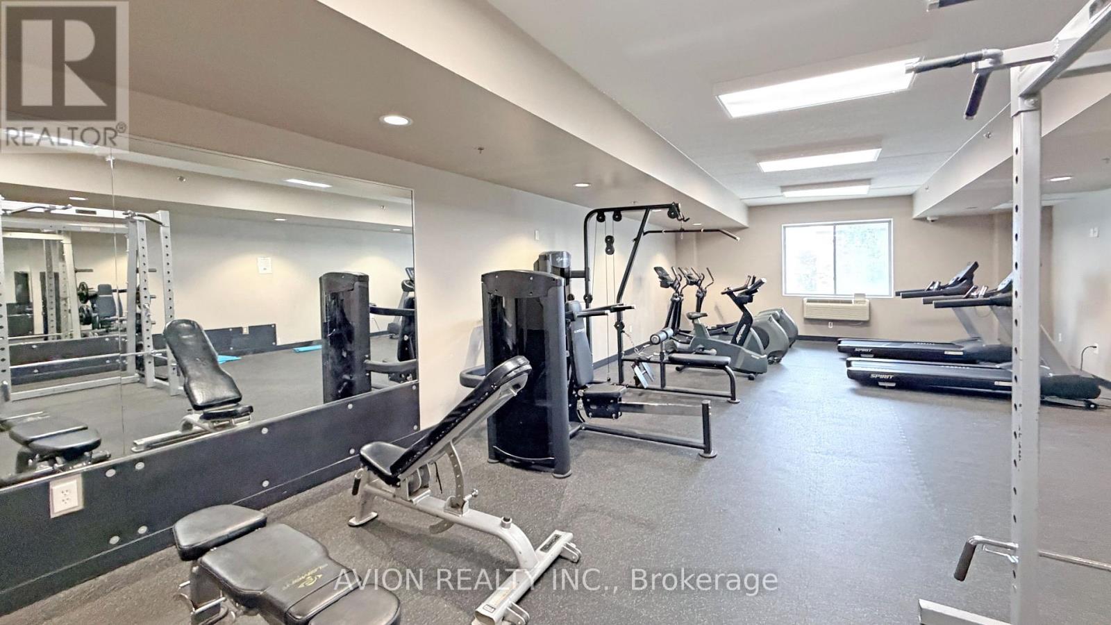 #806 8 HICKORY STREET W - 19
