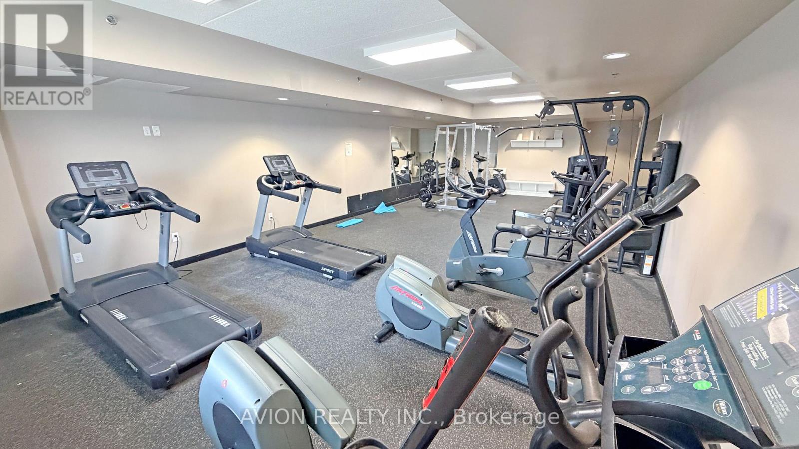 #806 8 HICKORY STREET W - 20