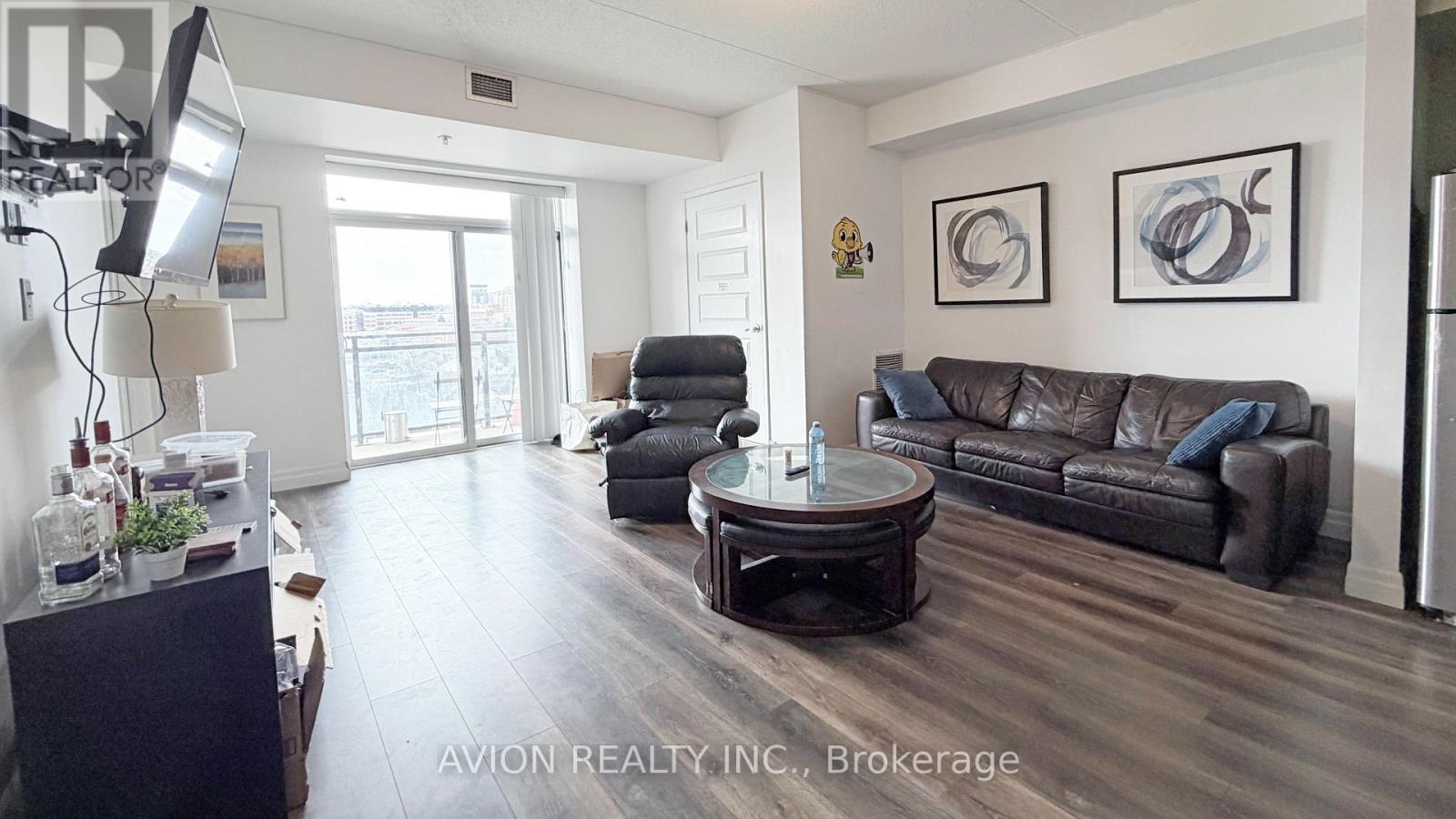 #806 8 HICKORY STREET W - 6