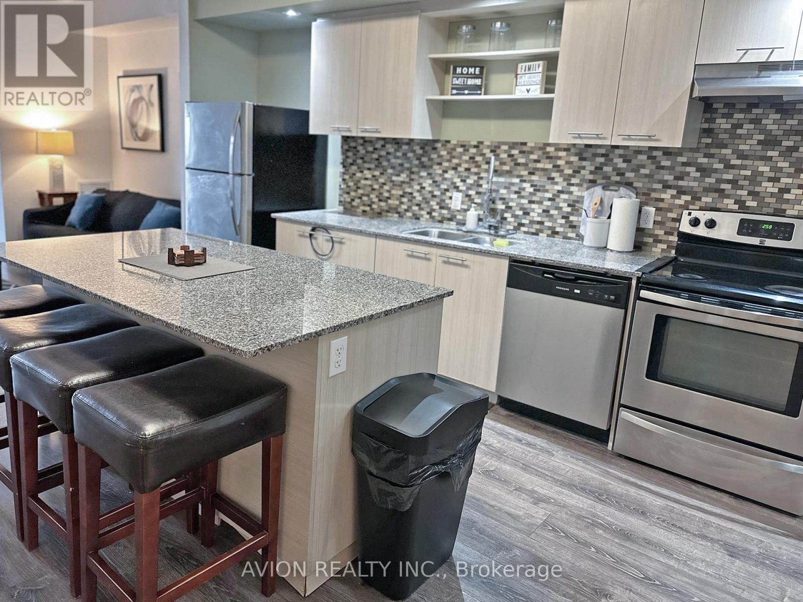 #806 8 HICKORY STREET W - 9