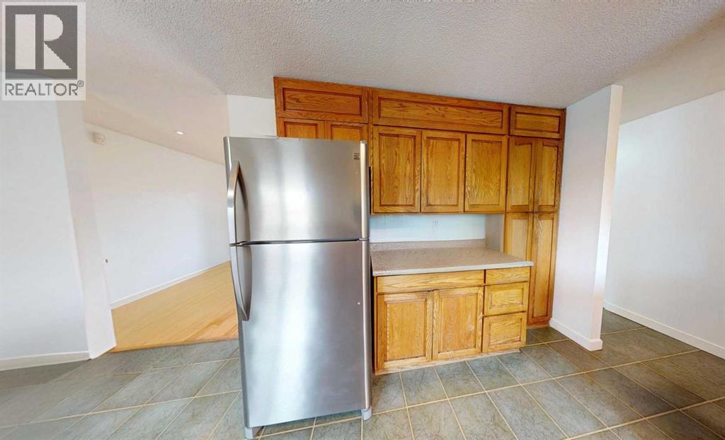 Eat-in Kitchen