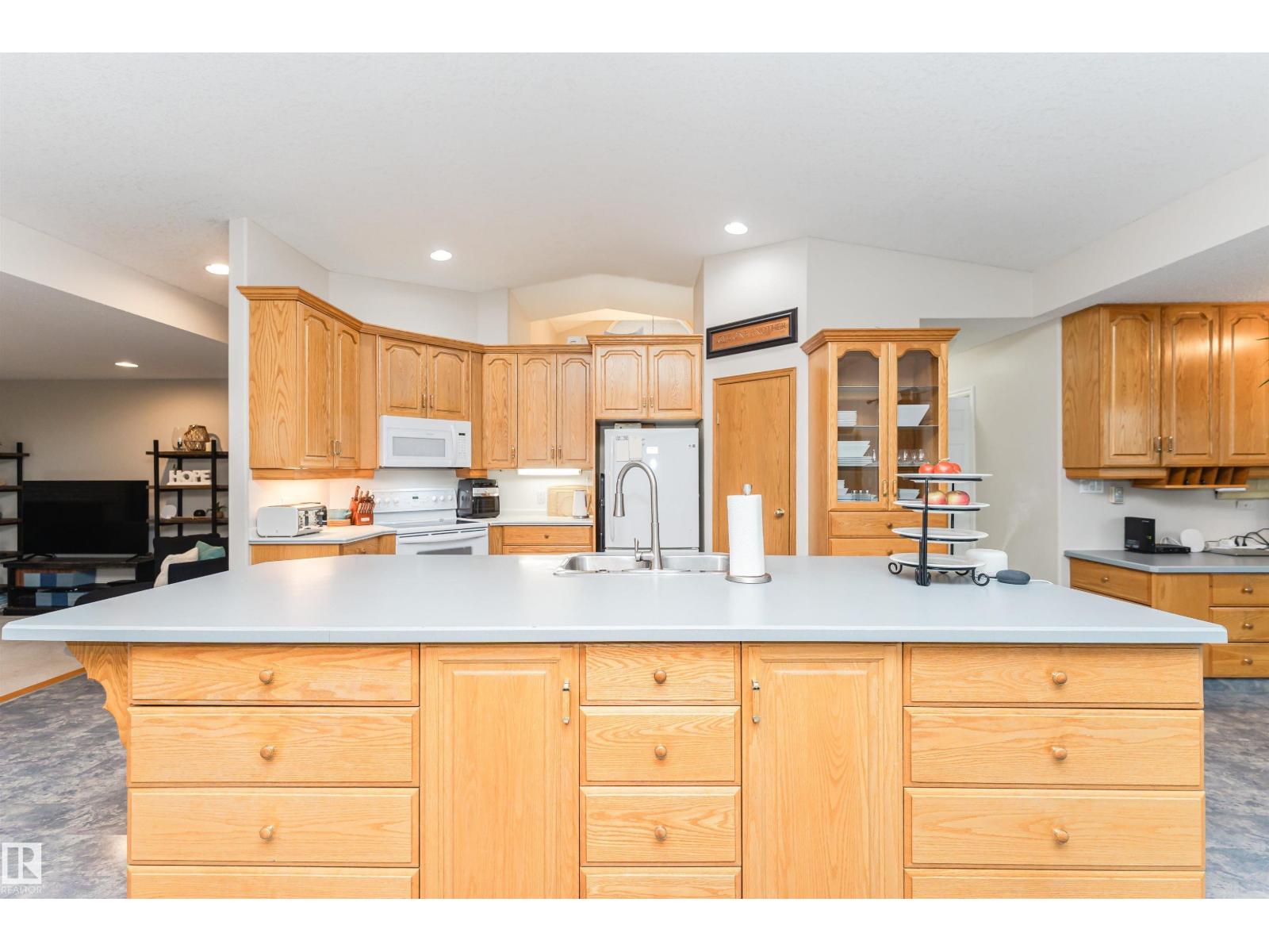 53 STURGEON RD - 13