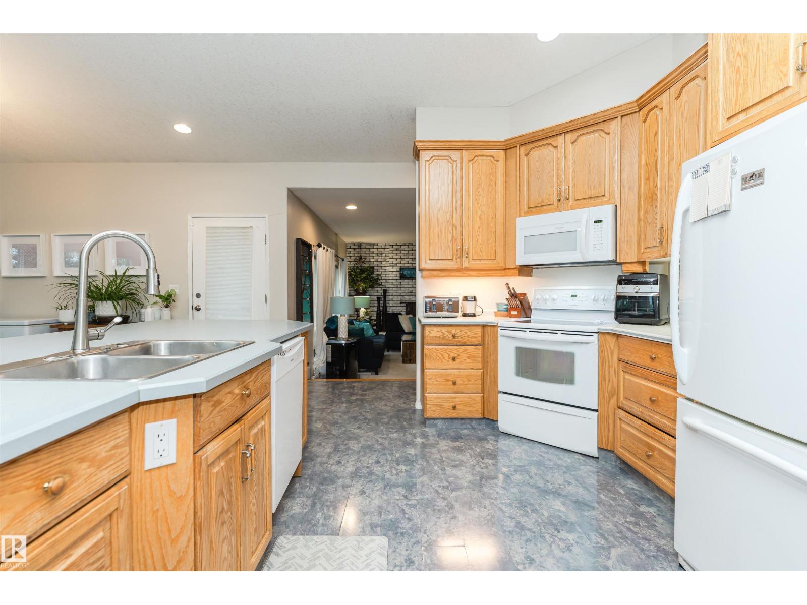 53 STURGEON RD - 15