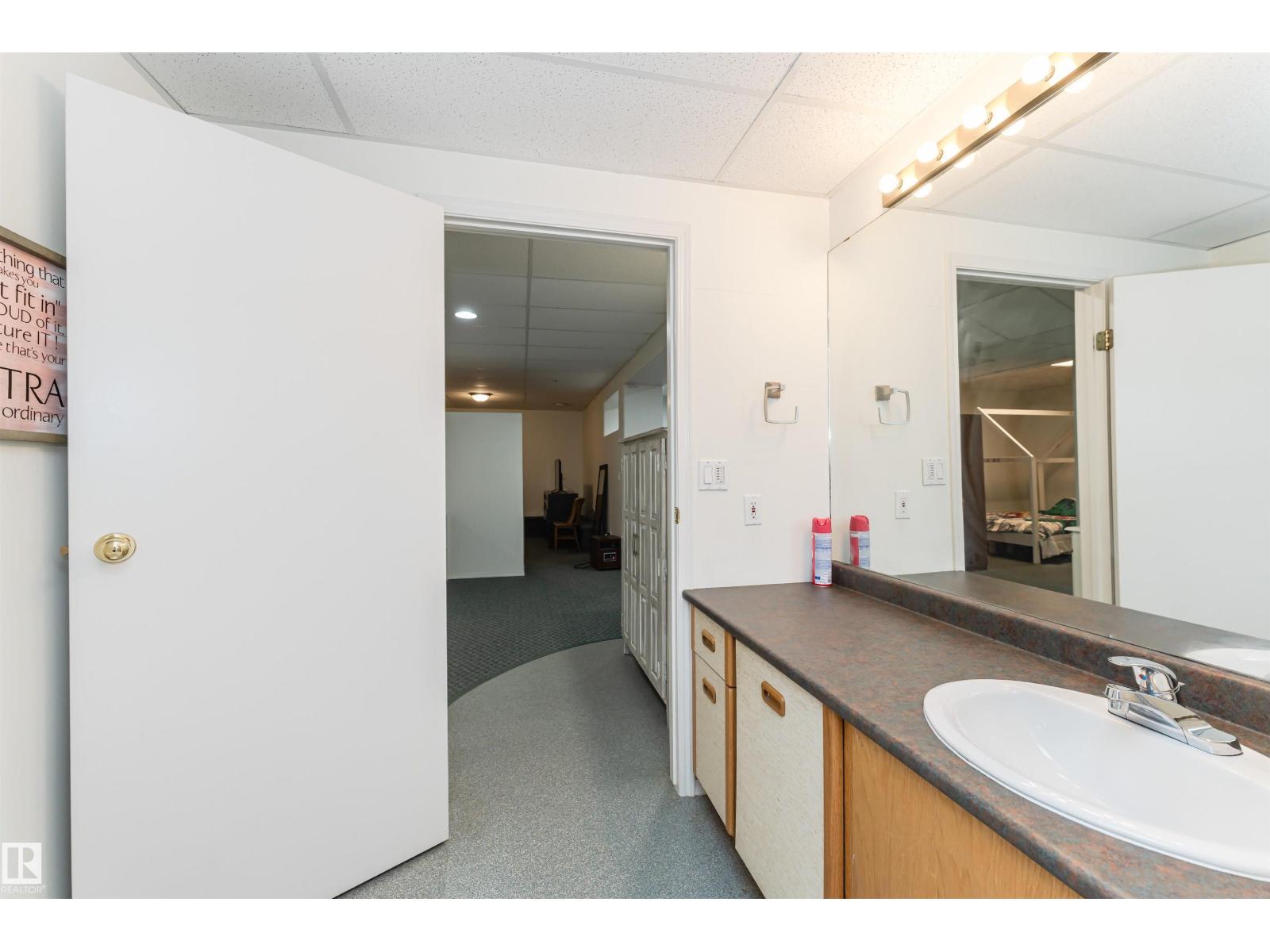 53 STURGEON RD - 51