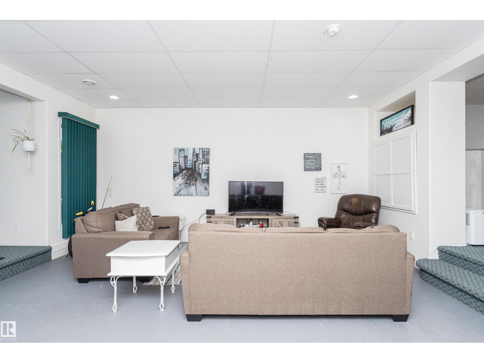53 STURGEON RD - 57
