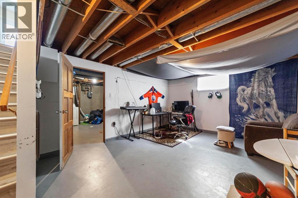 6404A 45 Avenue - 18