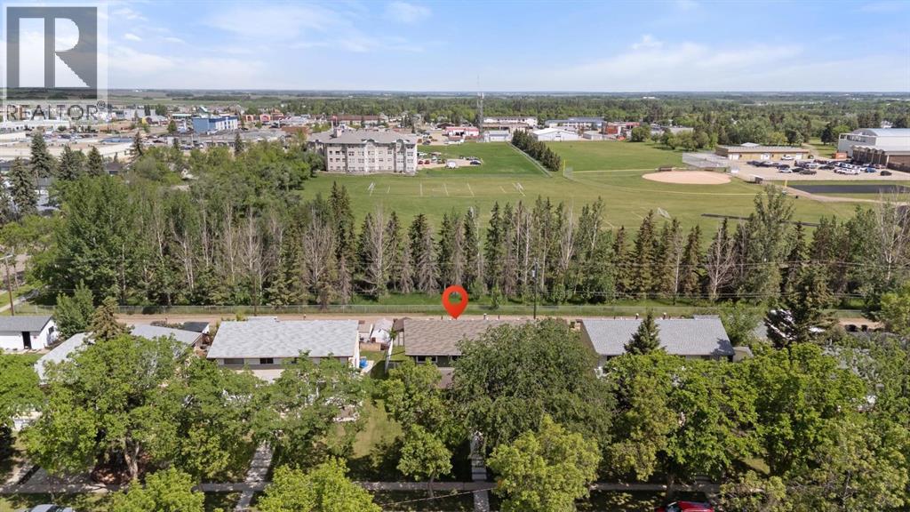 6404A 45 Avenue - 22