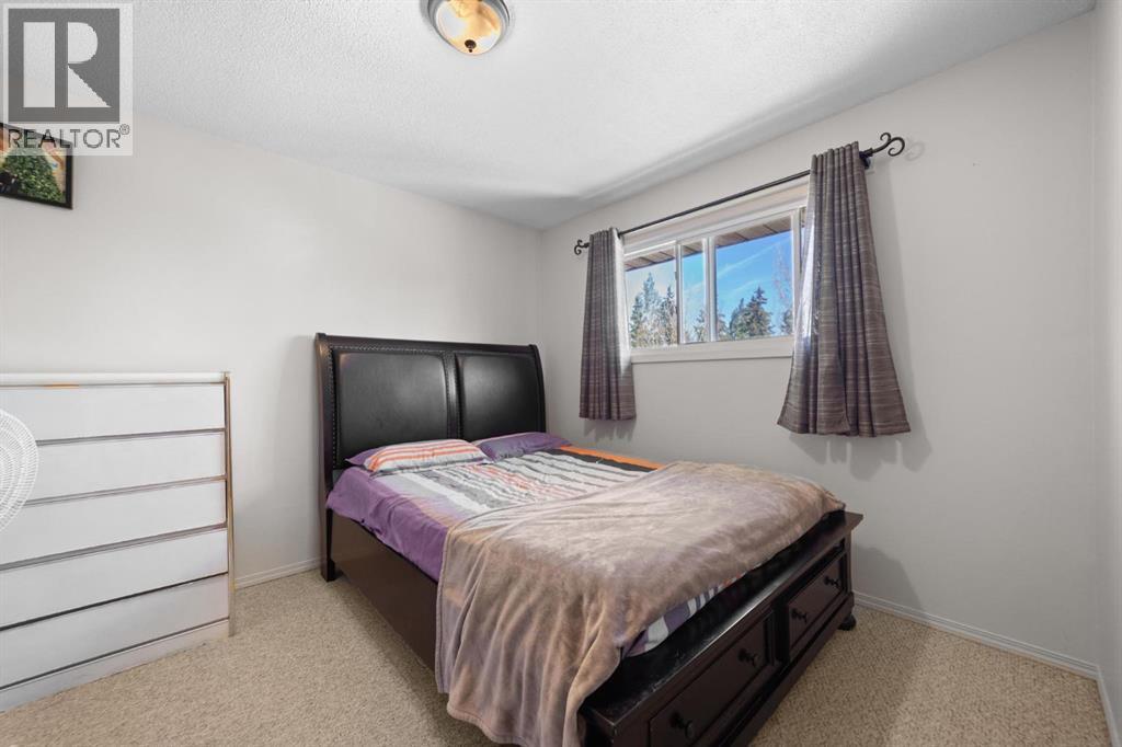 6404B 45 Avenue - 12