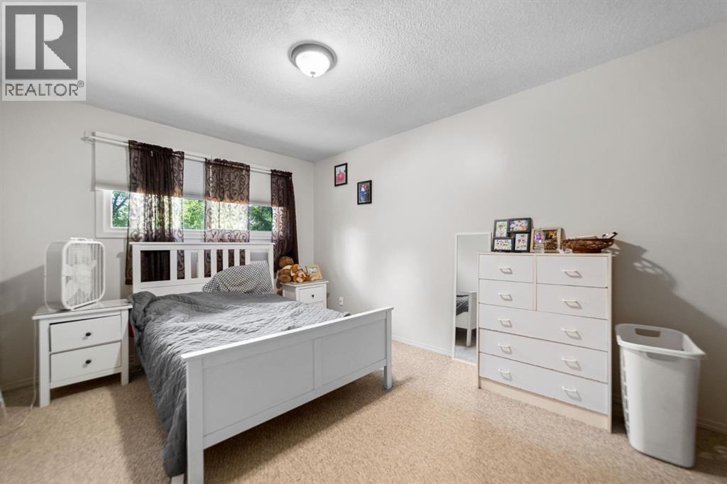 6404B 45 Avenue - 14