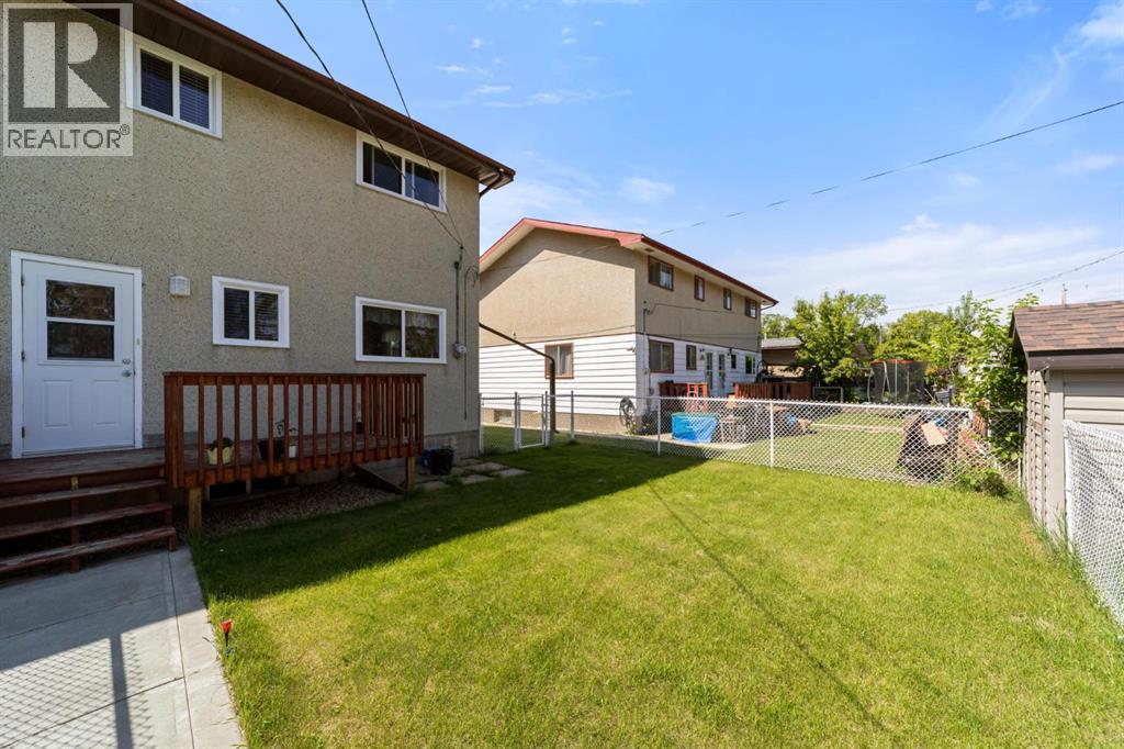 6404B 45 Avenue - 21