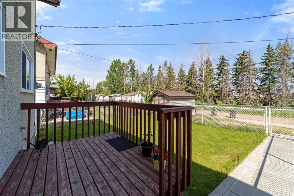6404B 45 Avenue - 22