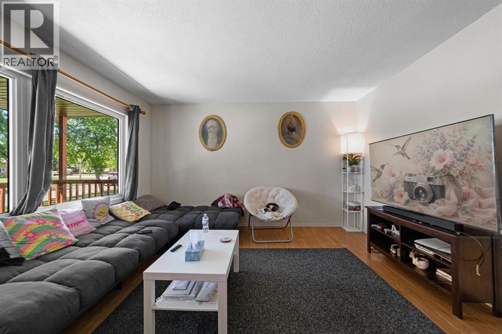 6404B 45 Avenue - 6