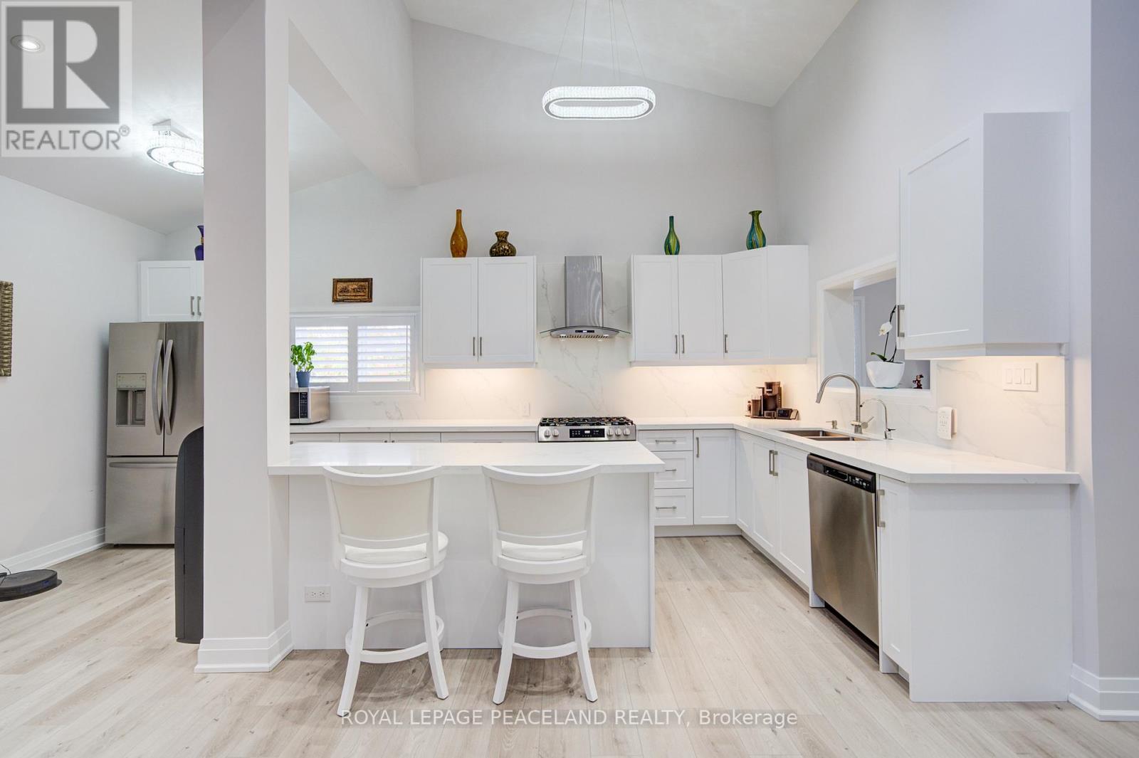 38 LAKEVIEW AVENUE - 16