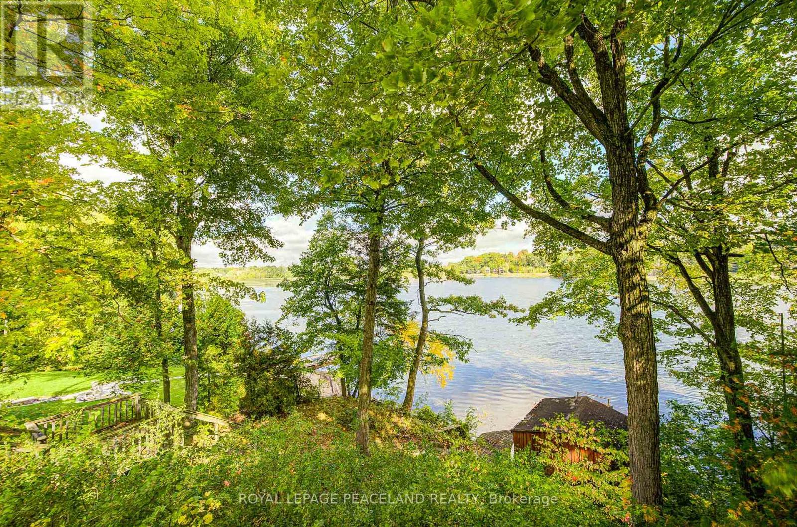 38 LAKEVIEW AVENUE - 43