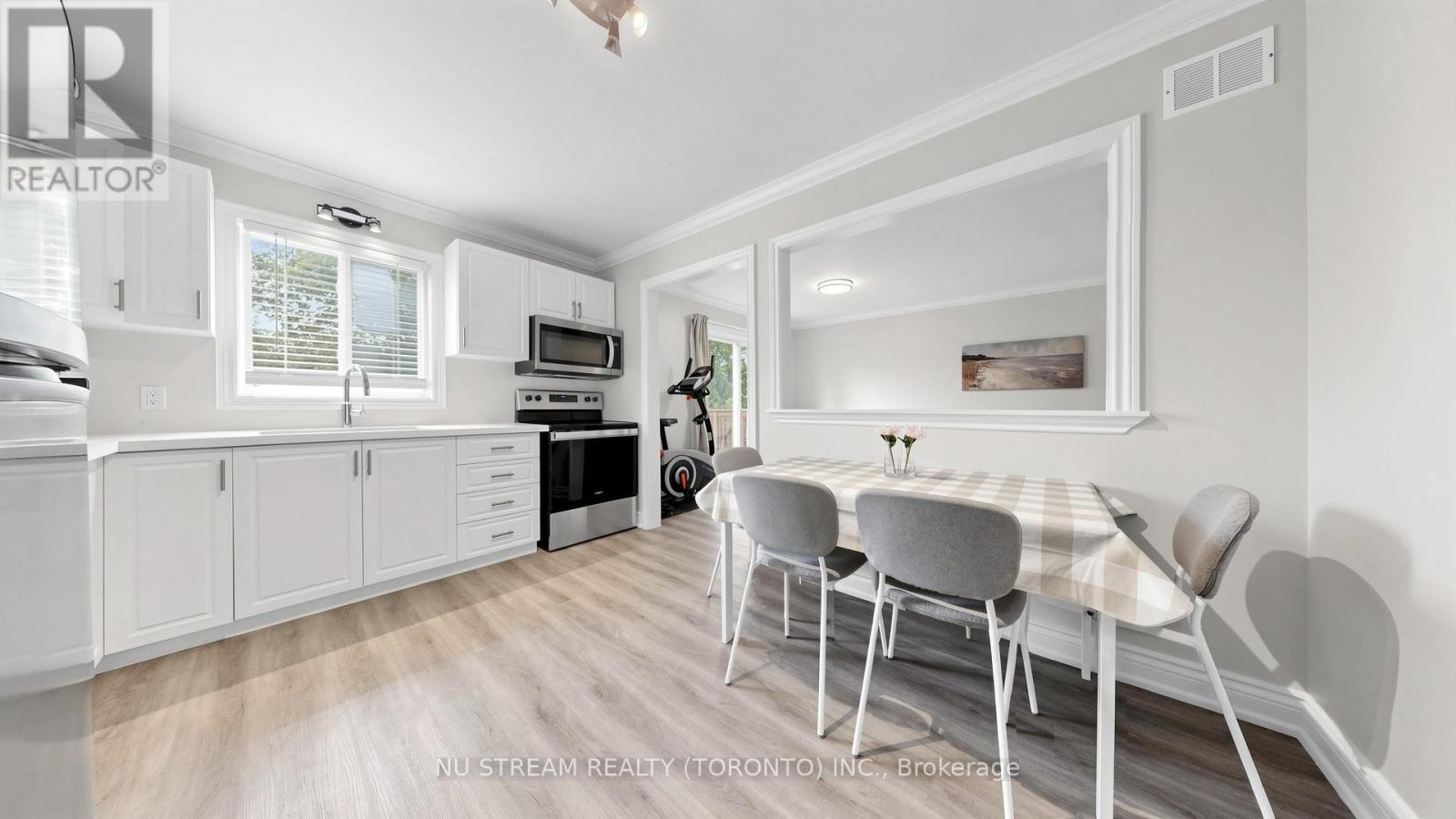 17 NEWLANDS AVENUE - 12