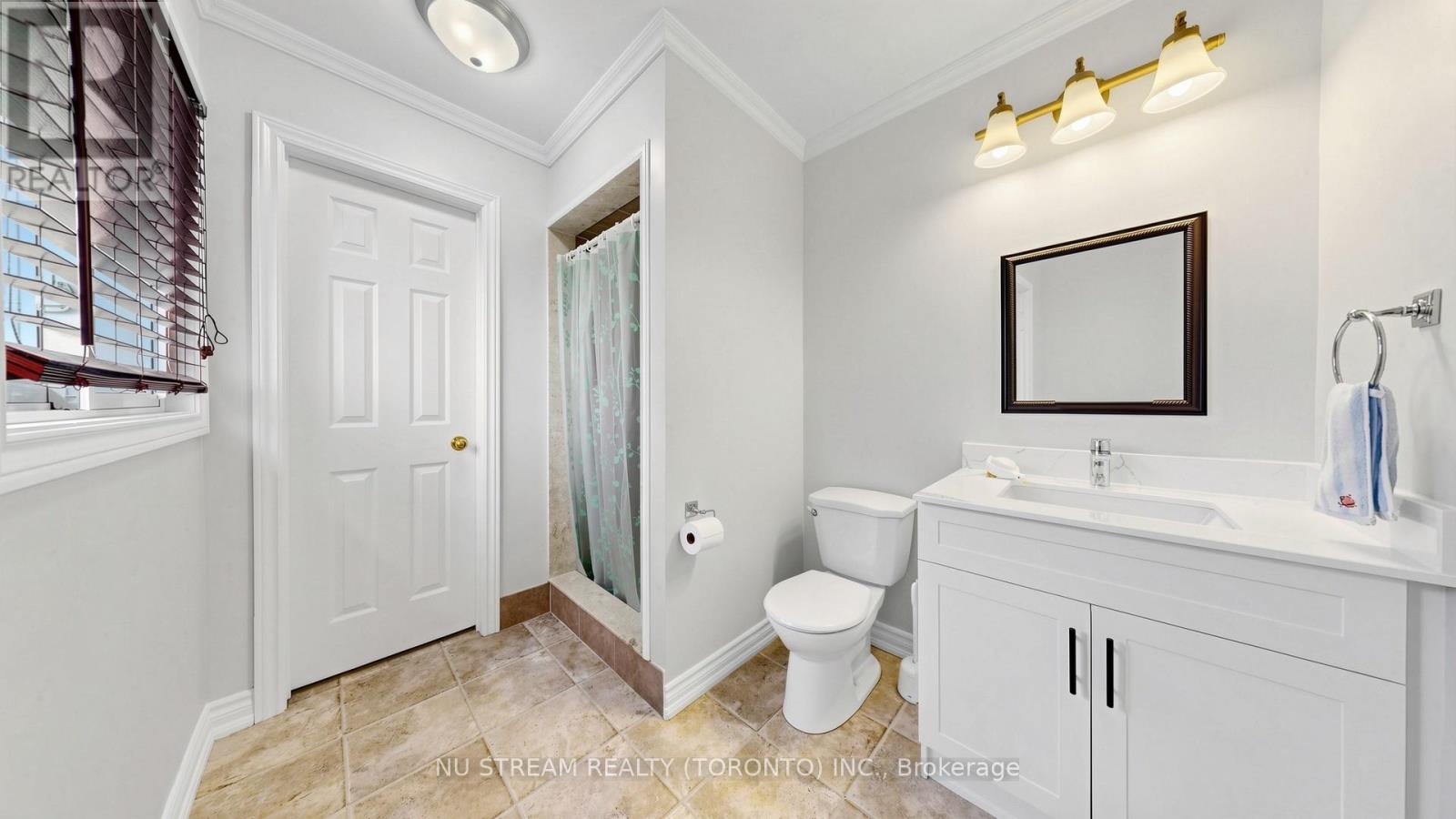 17 NEWLANDS AVENUE - 21