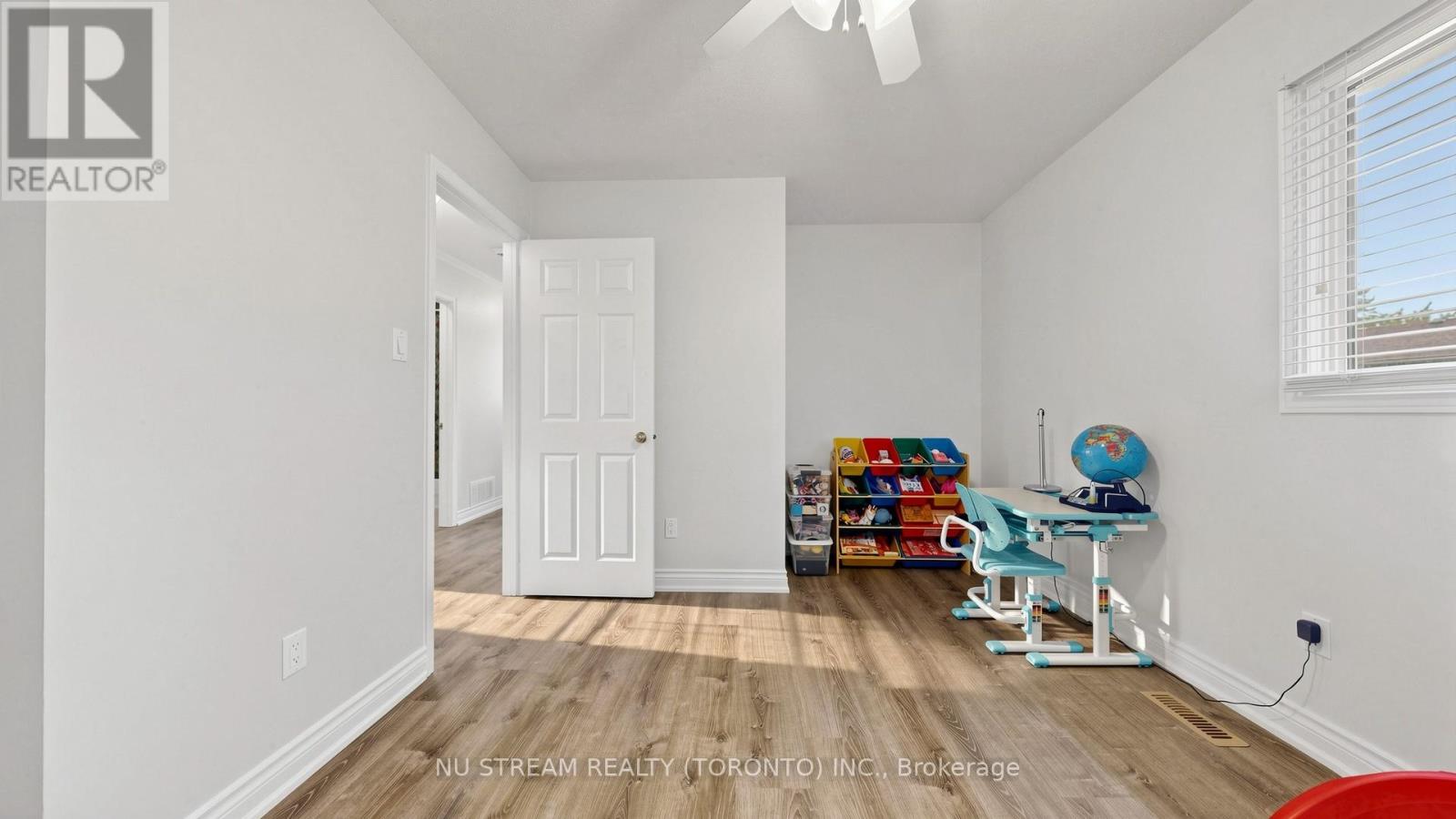17 NEWLANDS AVENUE - 26