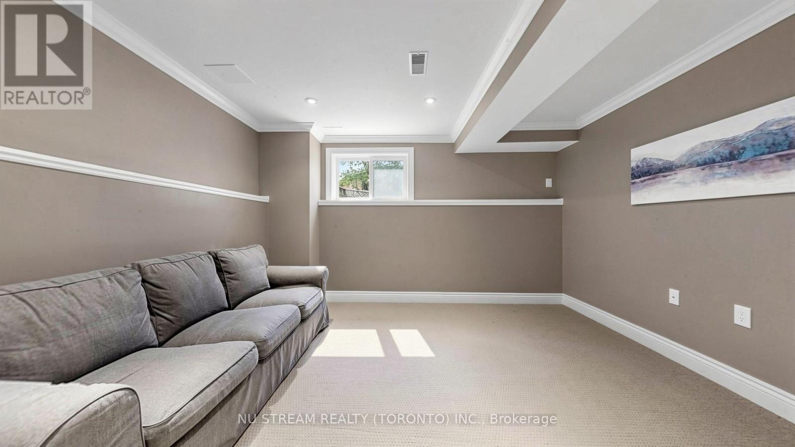 17 NEWLANDS AVENUE - 29
