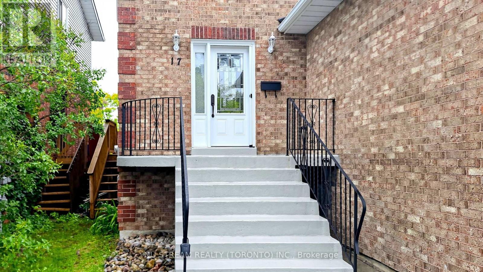 17 NEWLANDS AVENUE - 3