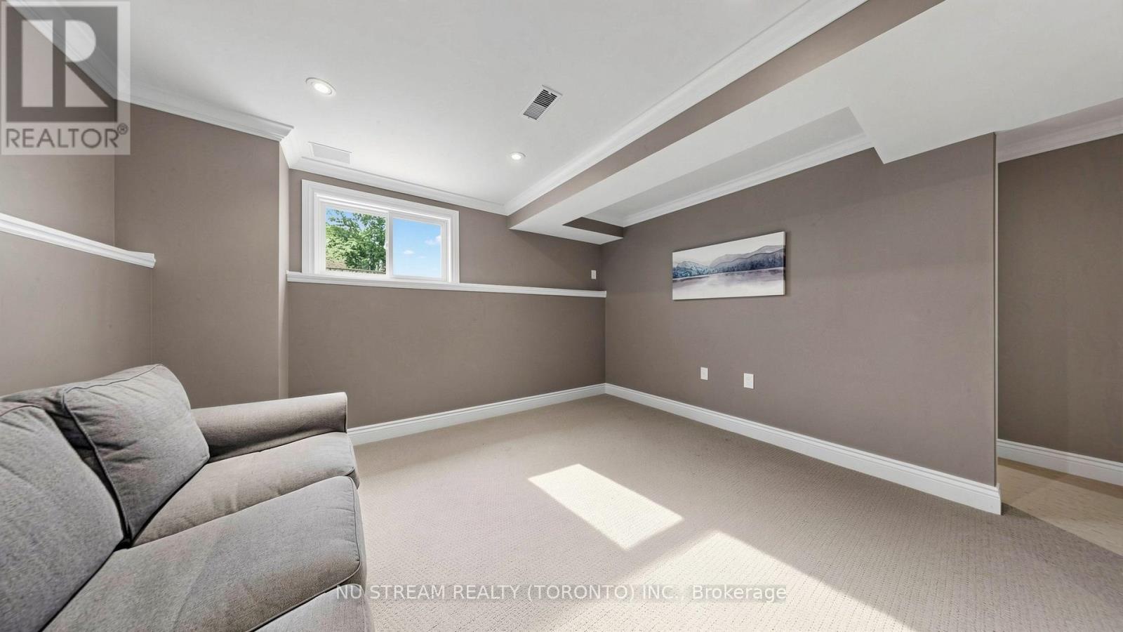 17 NEWLANDS AVENUE - 30