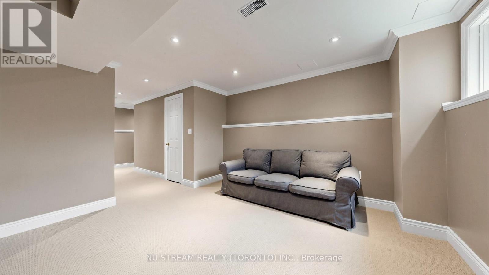 17 NEWLANDS AVENUE - 31