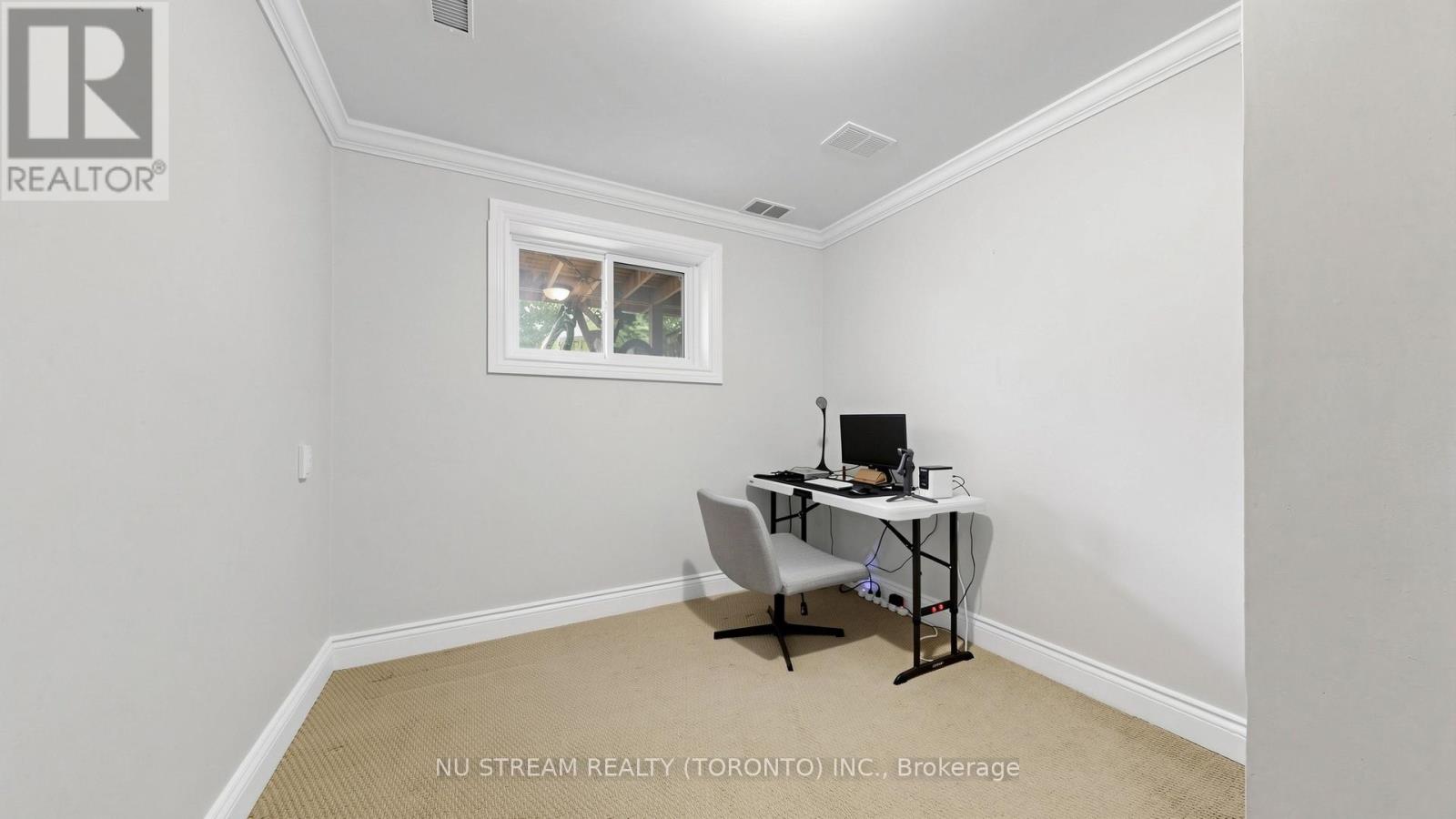 17 NEWLANDS AVENUE - 32