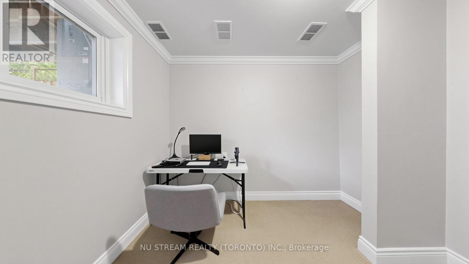 17 NEWLANDS AVENUE - 33