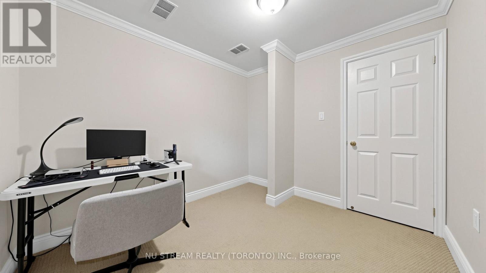 17 NEWLANDS AVENUE - 34