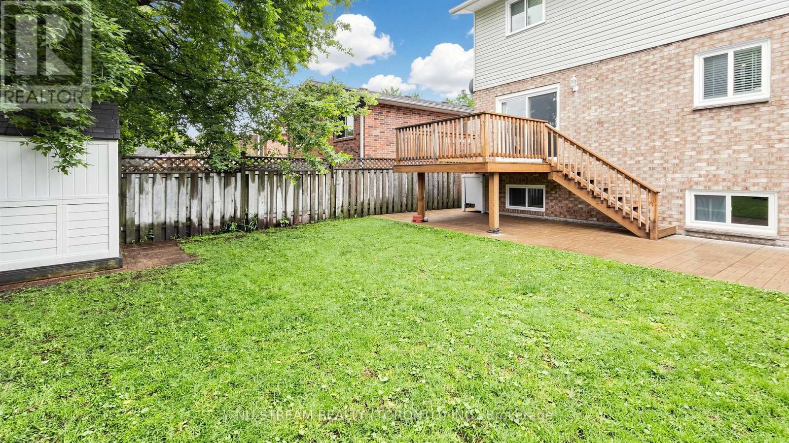 17 NEWLANDS AVENUE - 40