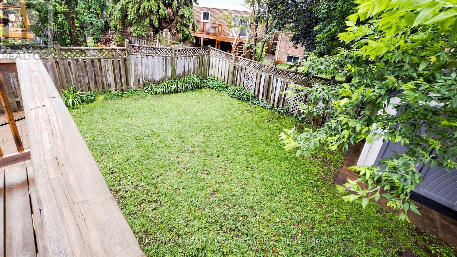 17 NEWLANDS AVENUE - 43