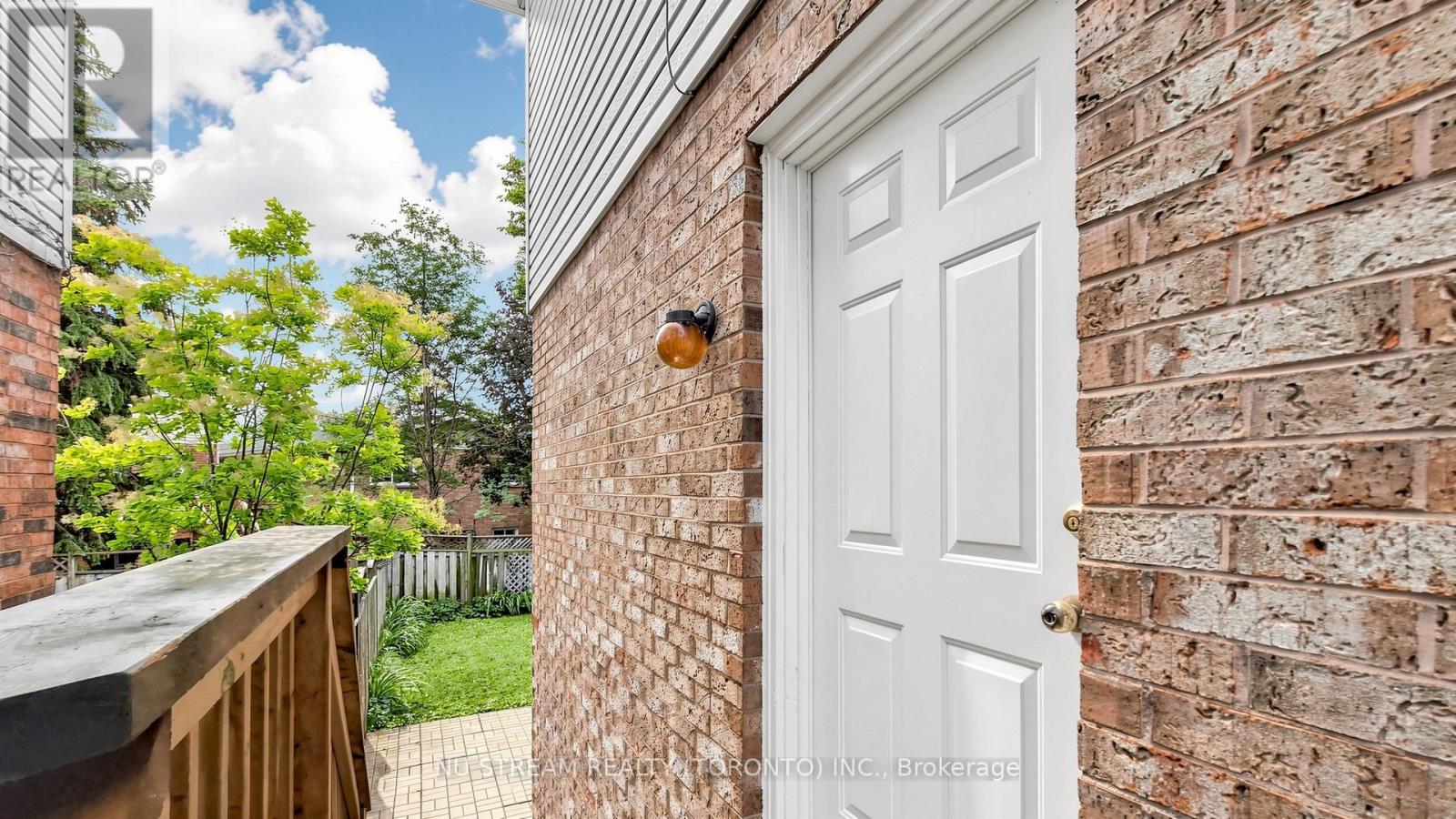 17 NEWLANDS AVENUE - 45