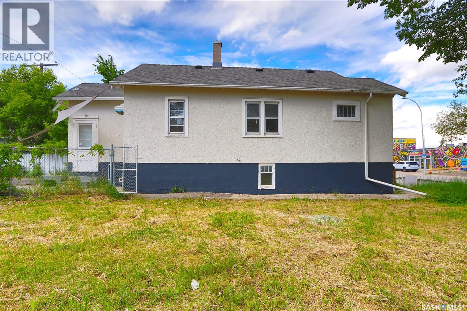A&B 1824 Winnipeg STREET - 13