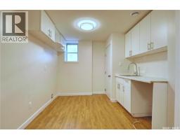 Bedroom - A&b 1824 Winnipeg Street, Regina, SK S4P1G2 Photo 8
