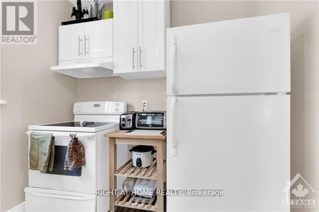 2 Bed, 1 Bath Multi-Family for Rent in Ottawa – 24 DESJARDINS AVENUE, Ottawa – MLS# X13470470 - Image 11