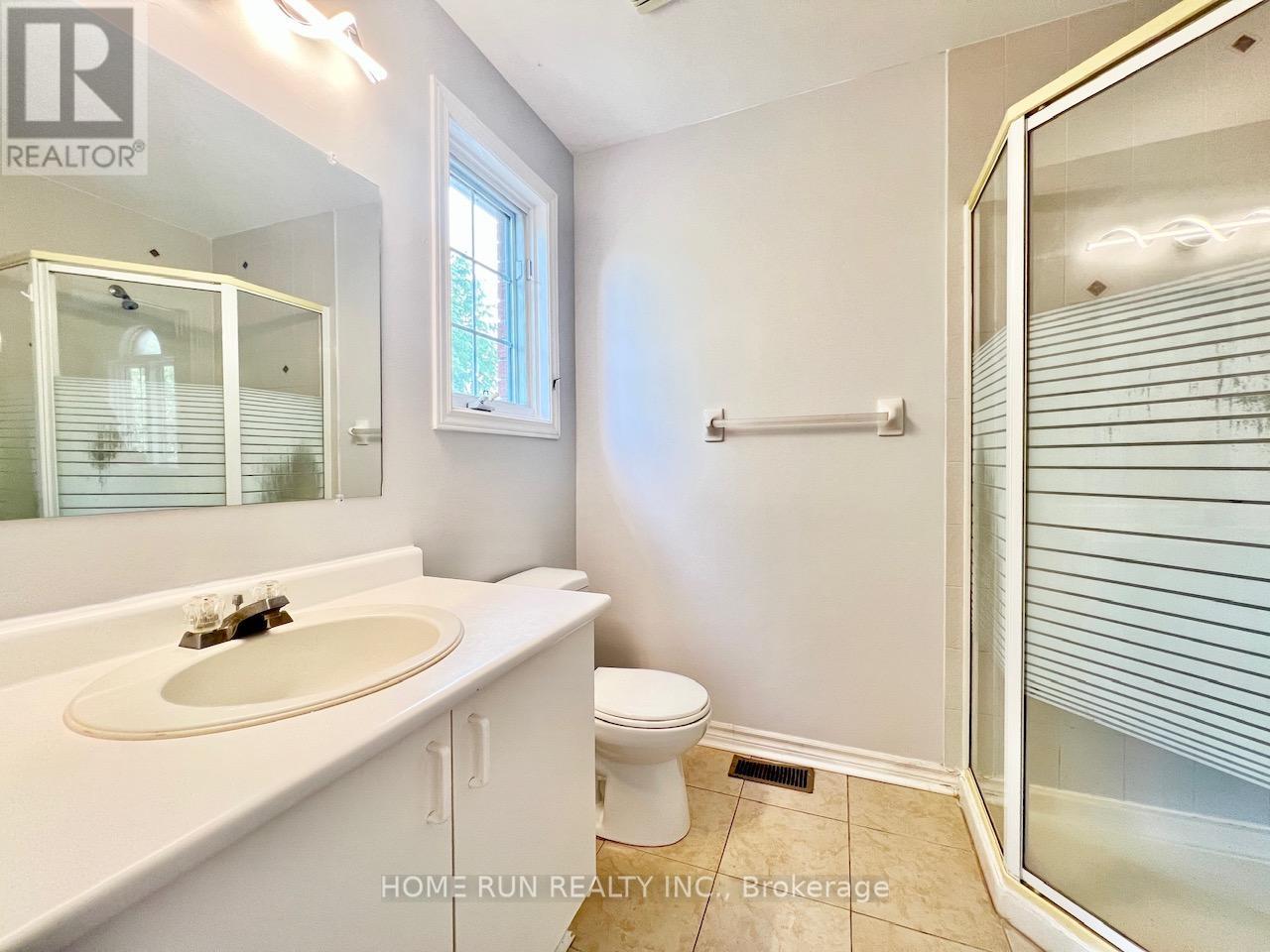 3 Bed, 3 Bath House for Sale in Ottawa – 126 DAVENTRY CRESCENT, Ottawa – MLS# X13470476 - Image 18