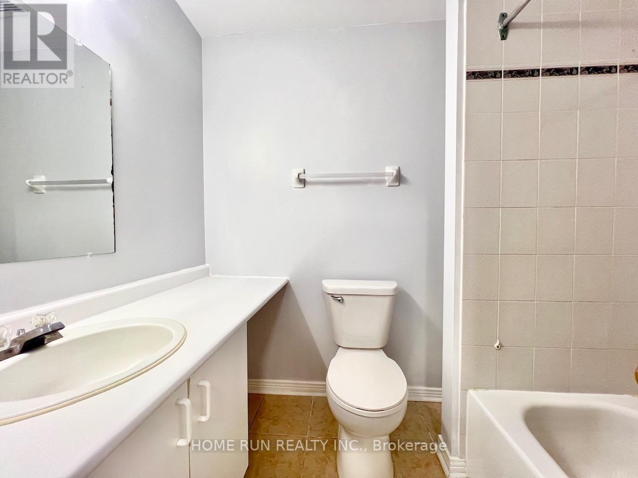 3 Bed, 3 Bath House for Sale in Ottawa – 126 DAVENTRY CRESCENT, Ottawa – MLS# X13470476 - Image 23