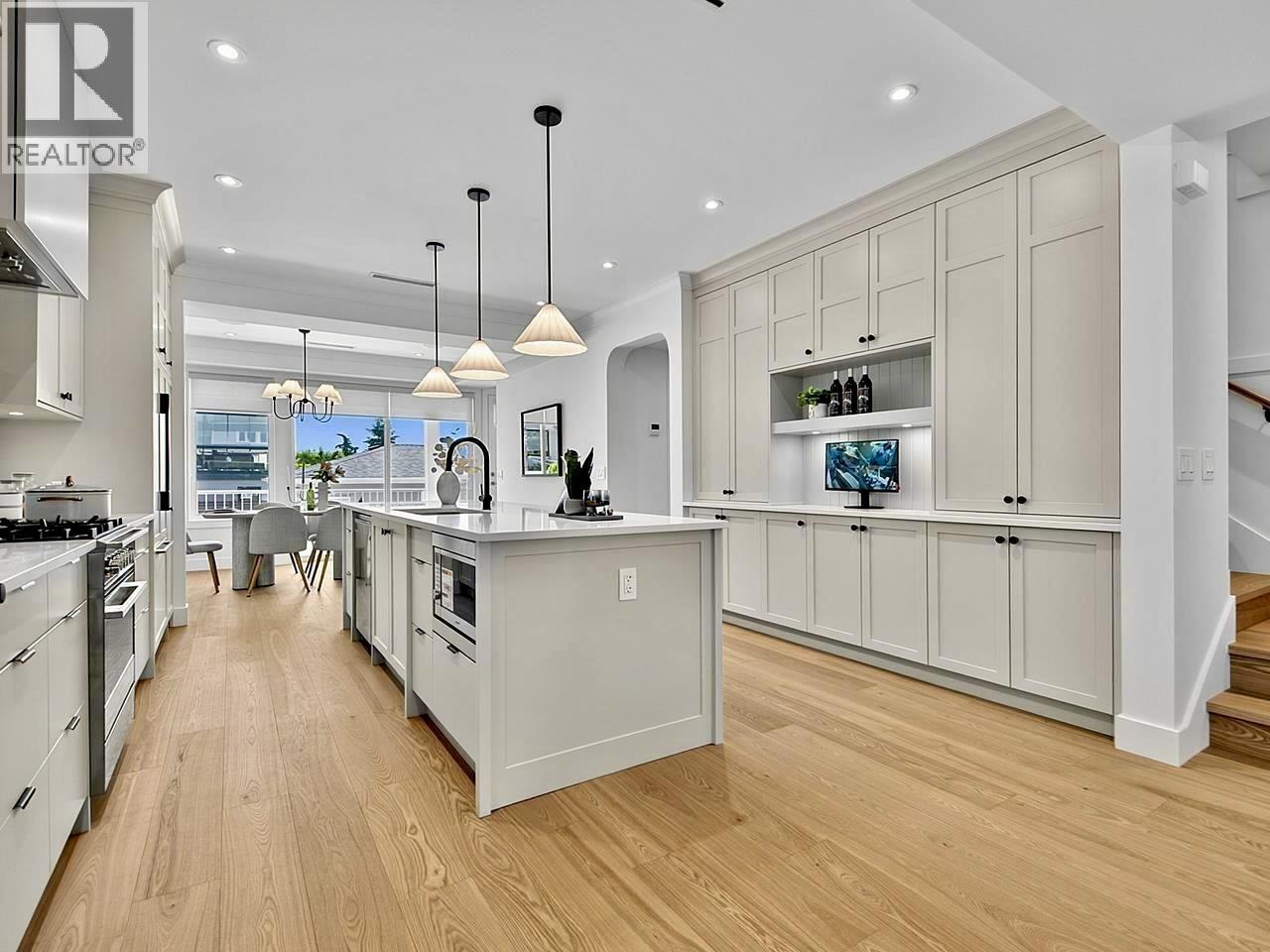 1 8029 MACPHERSON AVENUE, Burnaby