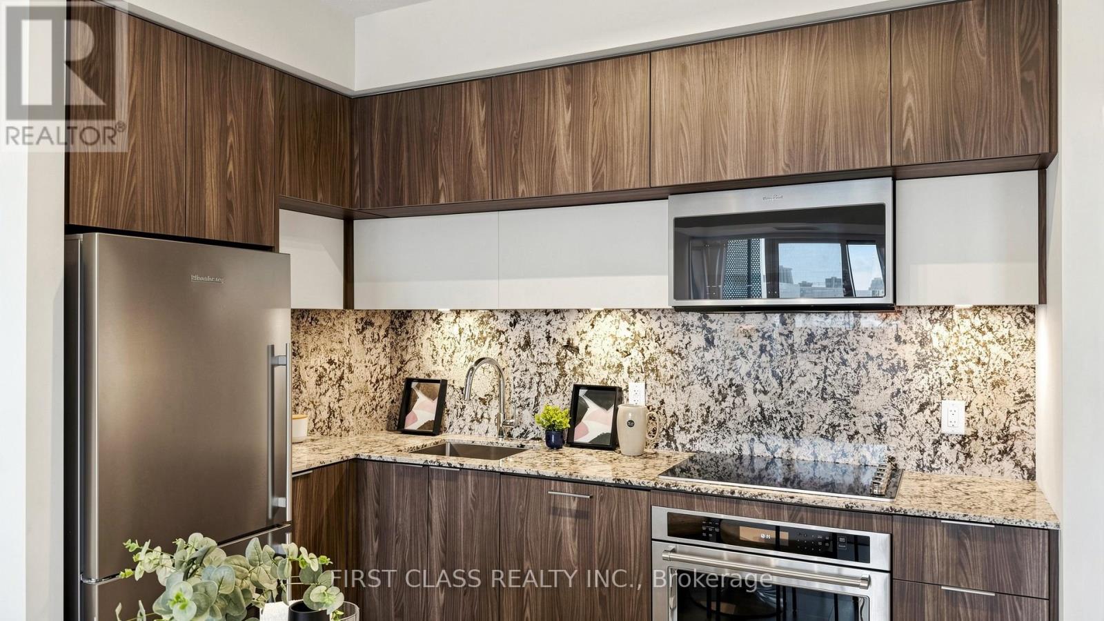 #710 25 ADRA GRADO WAY - 16