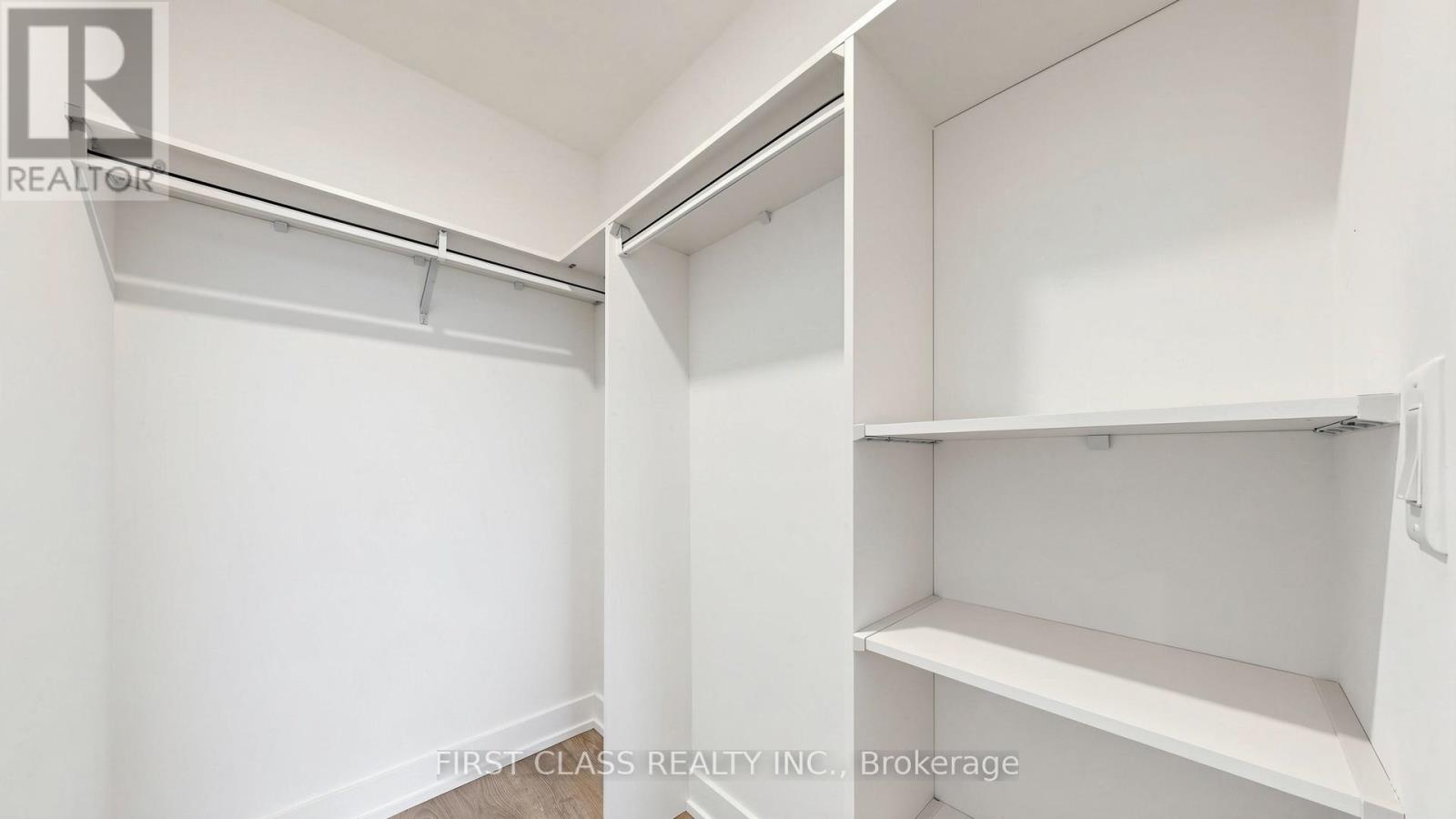 #710 25 ADRA GRADO WAY - 19