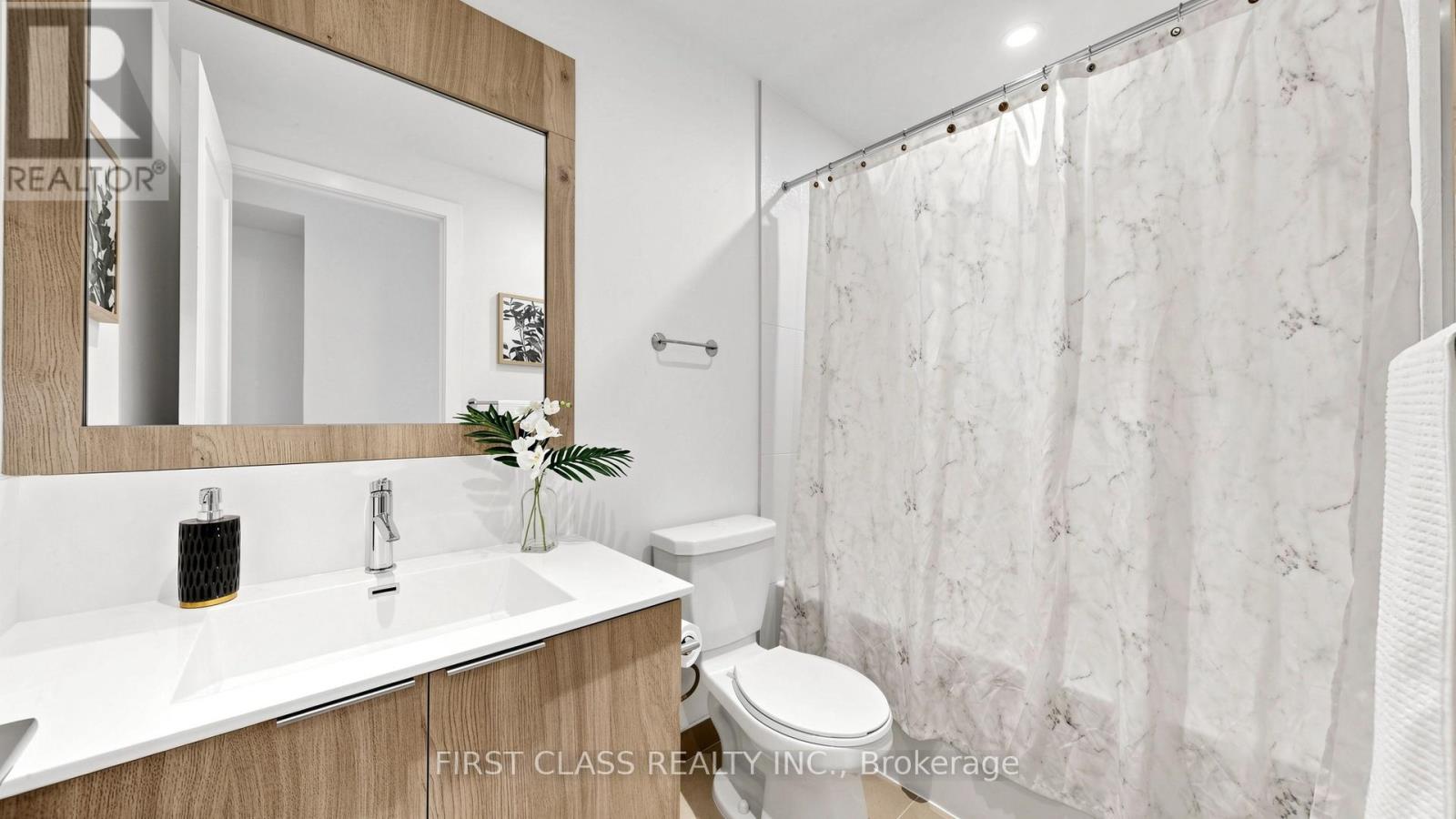 #710 25 ADRA GRADO WAY - 23