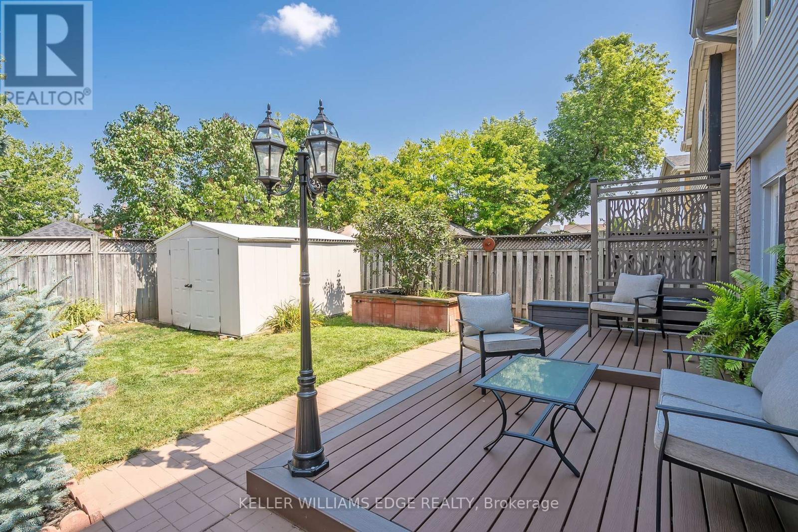 2407 HEMLOCK COURT - 27