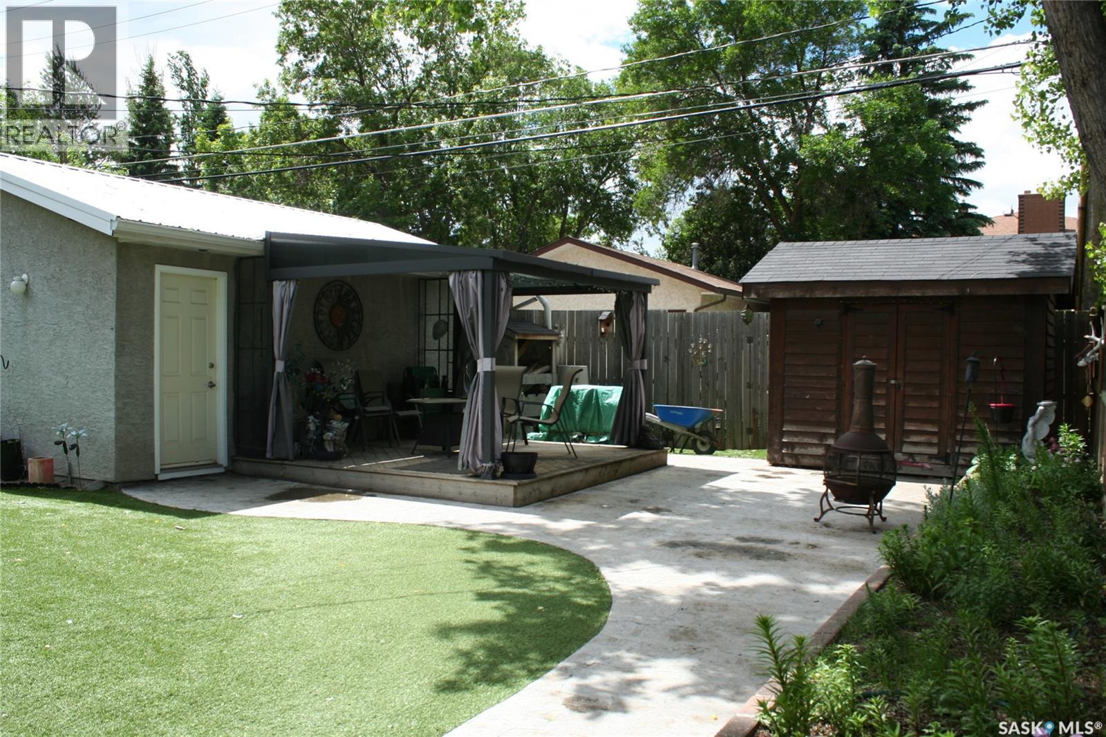 128 Riddell CRESCENT — photo 22