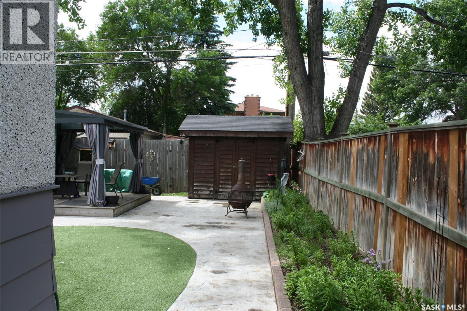 128 Riddell CRESCENT — photo 24