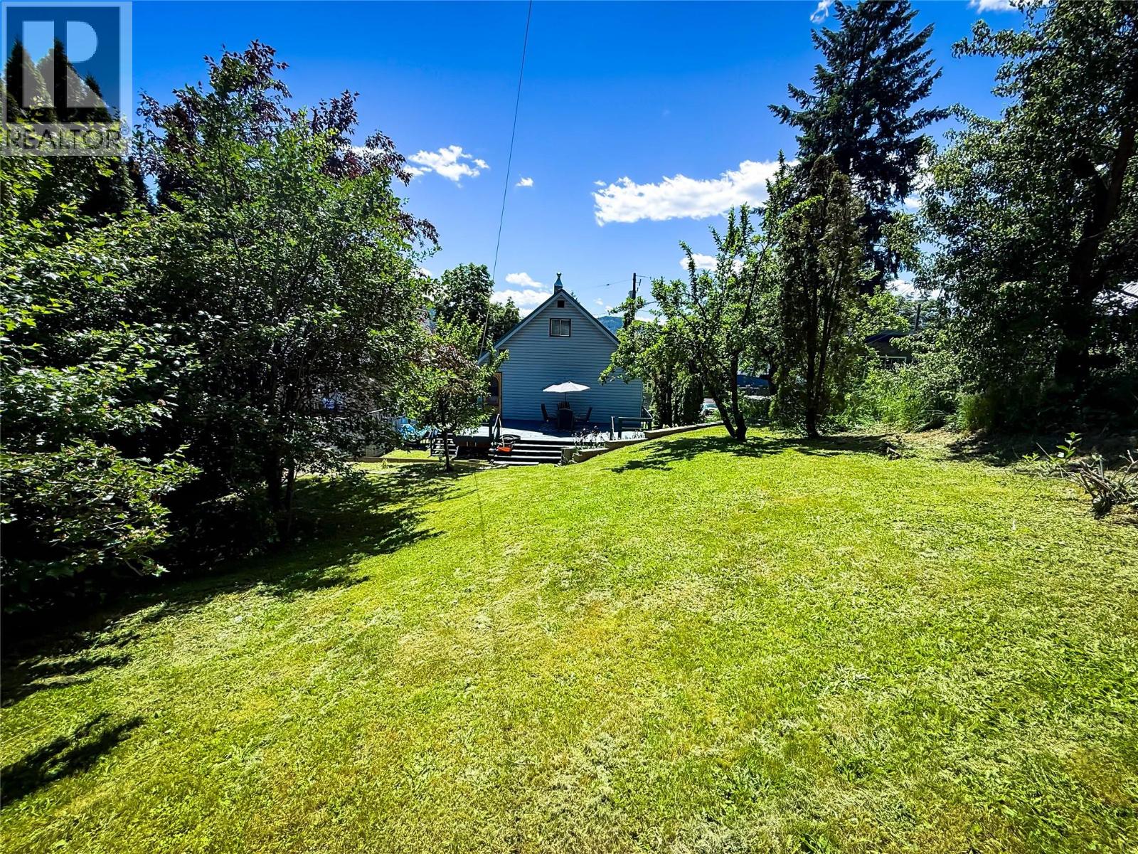 2246 Kootenay Avenue - 11