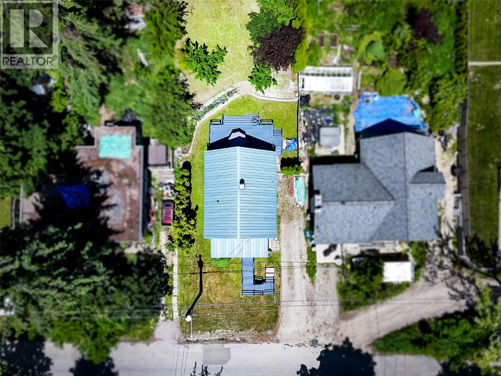 2246 Kootenay Avenue - 3
