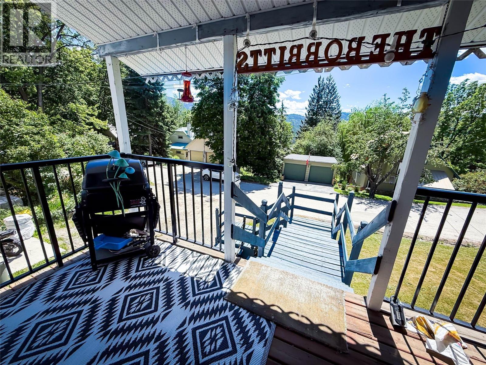 2246 Kootenay Avenue - 36