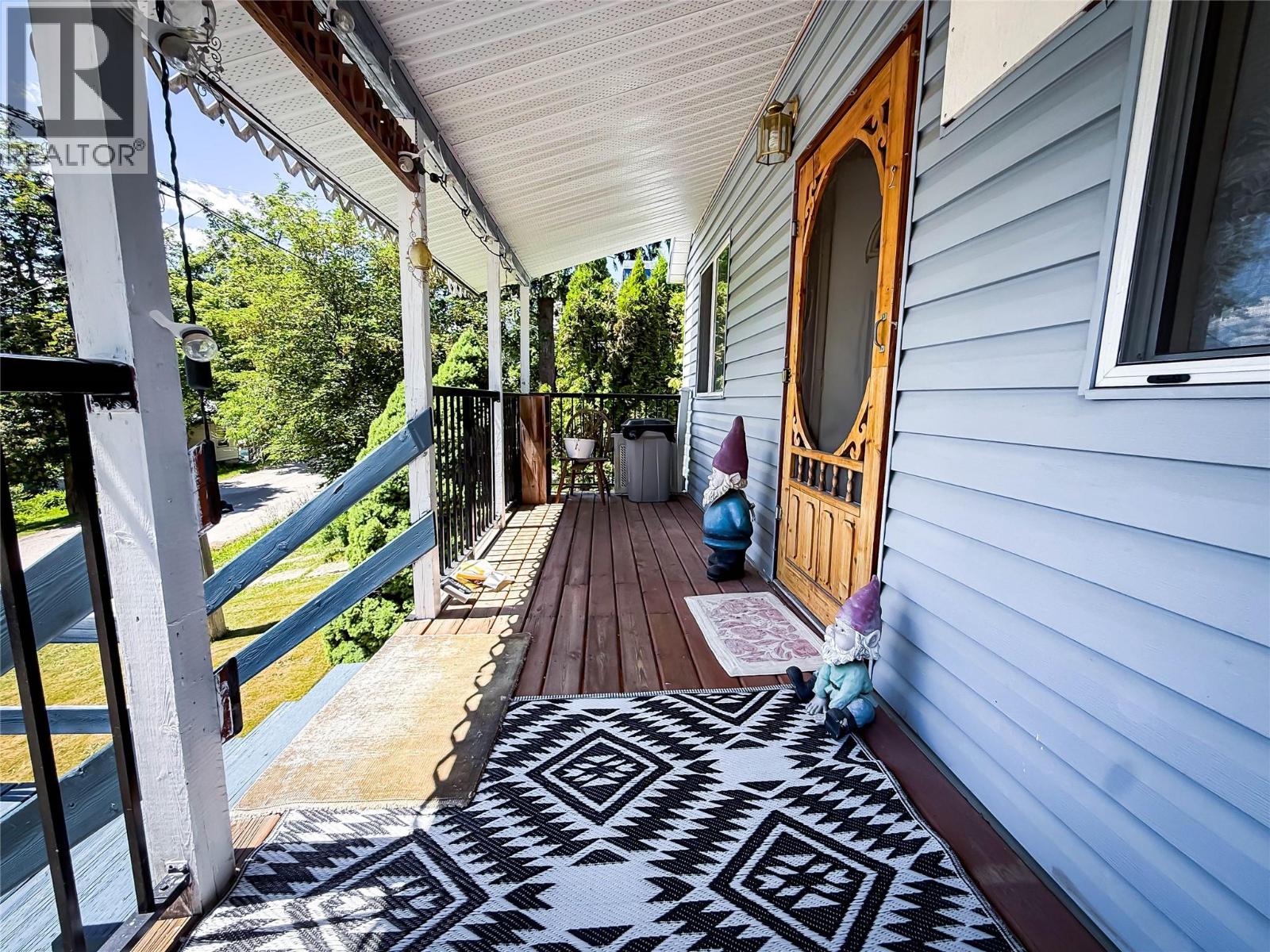 2246 Kootenay Avenue - 39