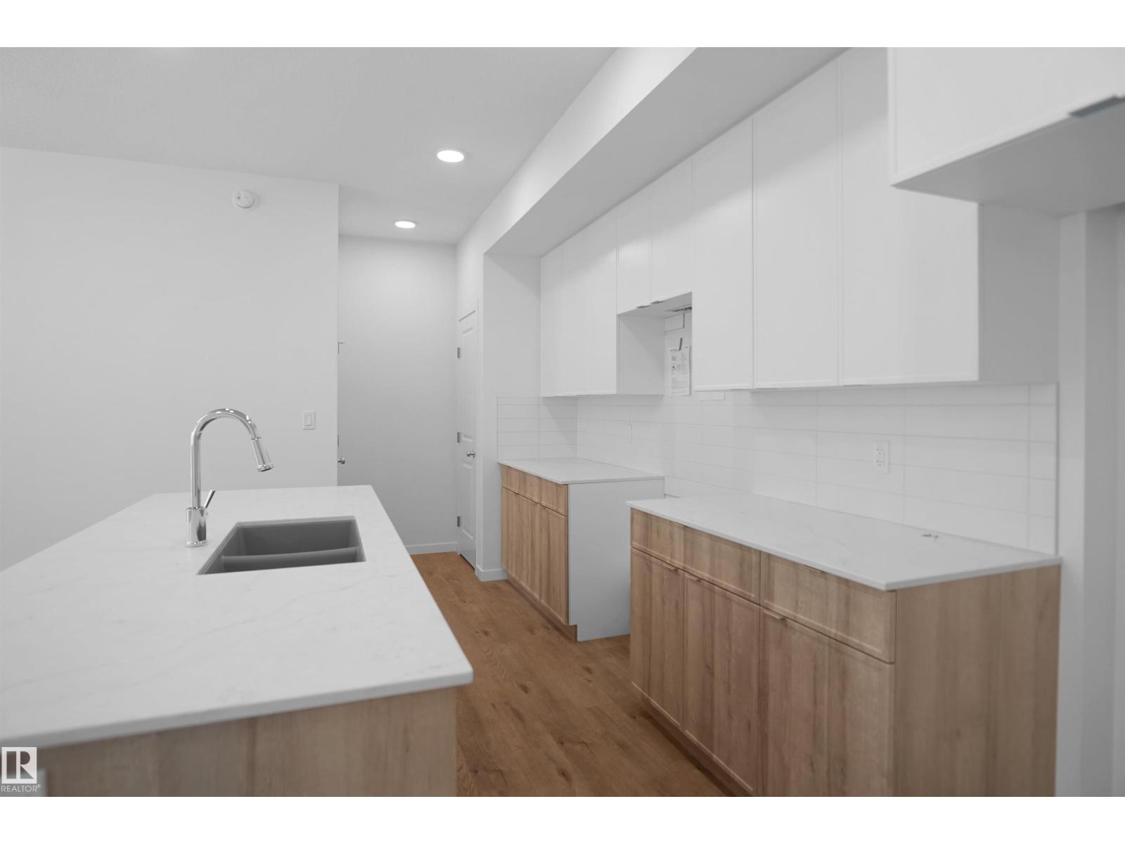 #21 19904 31 AV NW - 15