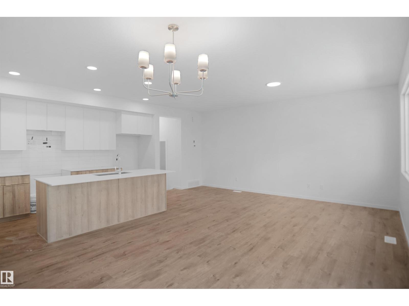 #21 19904 31 AV NW — photo 14