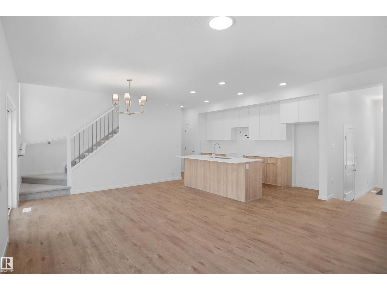 #21 19904 31 AV NW — photo 12